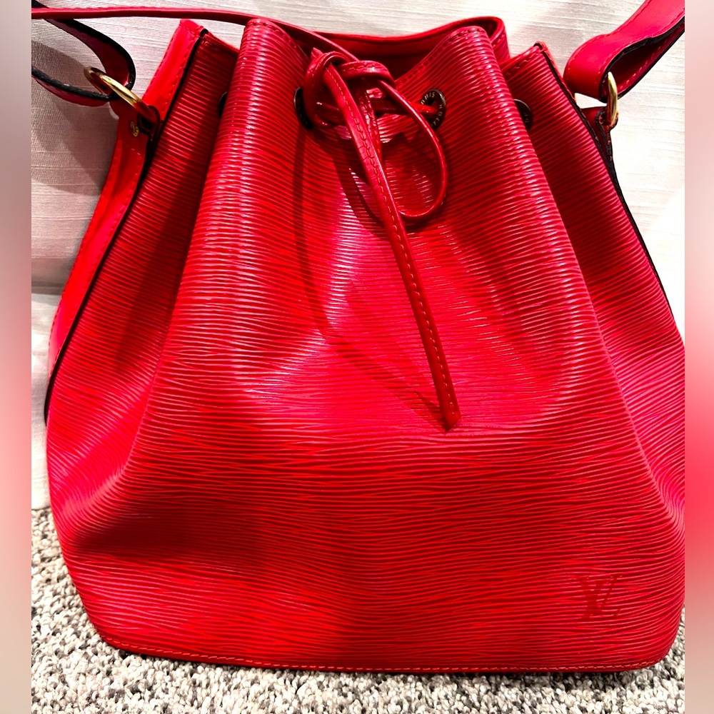 Louis Vuitton Vintage Epi Leather Noe Shoulder Bag